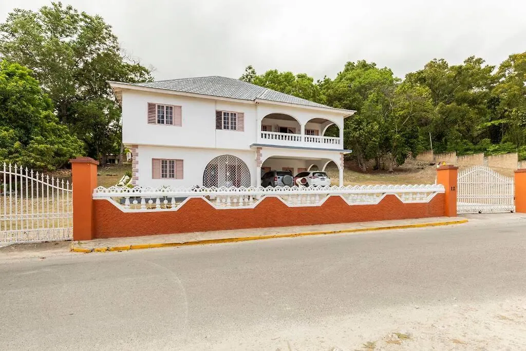 Shaw Park Gem Apartment Ocho Rios
